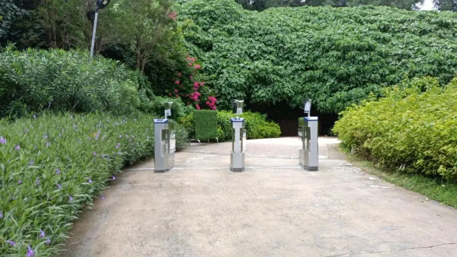 Portails battants piétons personnalisés