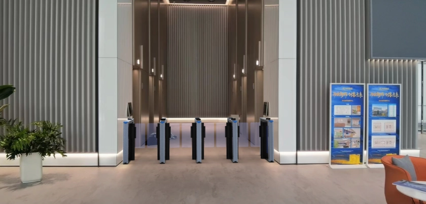 Porte d’accès piétonnier intelligent