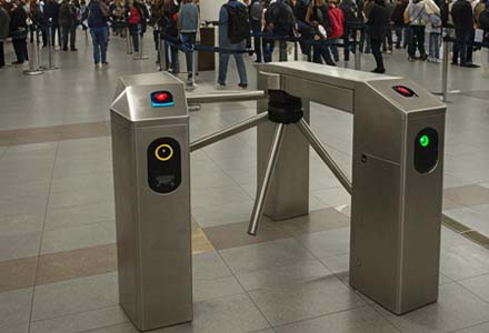 tourniquet à porte battante pour installation de bureaux