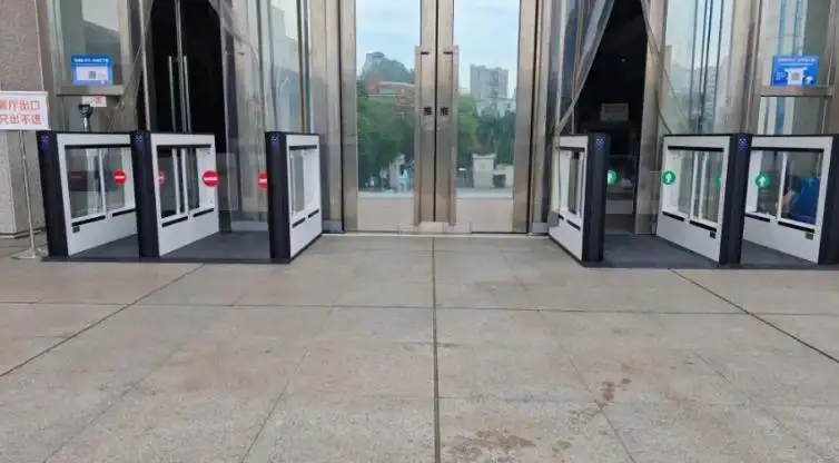 Tourniquet automatique