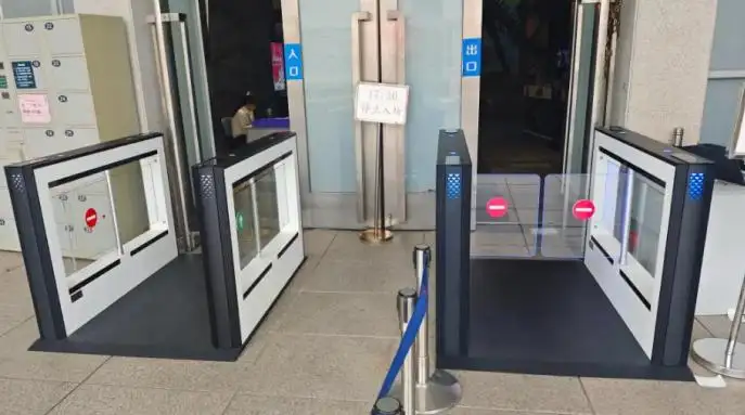 Fournisseur de portails piétonniers pivotants