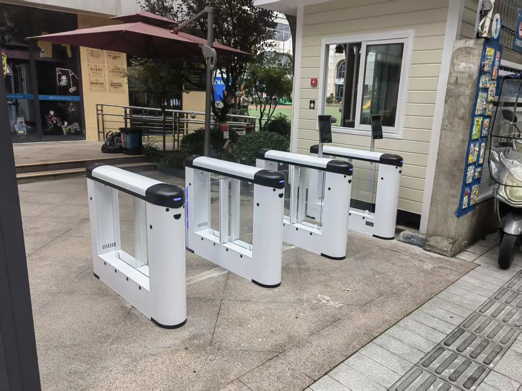 Porte tournante IM.B223 pour la maternelle